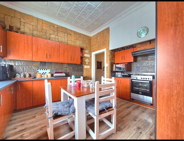 7 BEDROOM HOUSE FOR SALE IN BRAKPAN CENTRAL